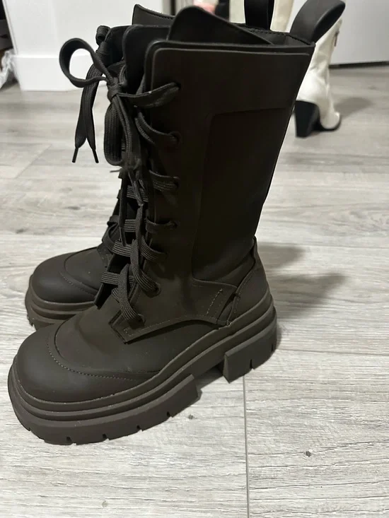 Zara Olive Green Lace-Up Combat Boots with Chunky Sole - Picture 2 of 8